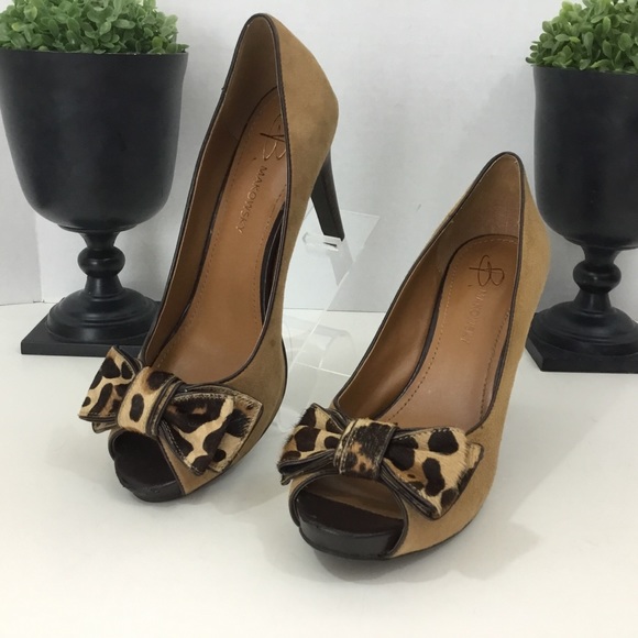 B Makowsky Tan Suede Heels, 8 1/2M - Picture 1 of 8